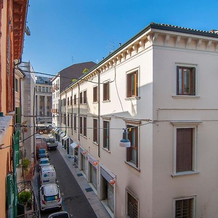 Apartamento Il Cuscino Di Giulietta - 2 Min From Arena Verona Exterior foto