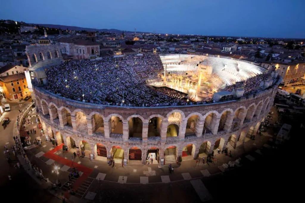 Apartamento Il Cuscino Di Giulietta - 2 Min From Arena Verona Exterior foto