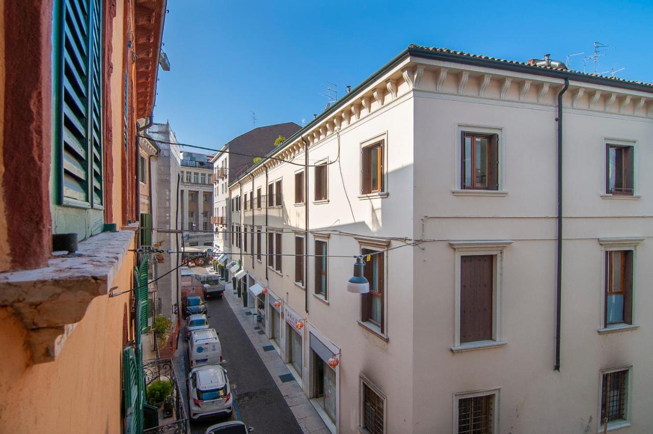 Apartamento Il Cuscino Di Giulietta - 2 Min From Arena Verona Exterior foto